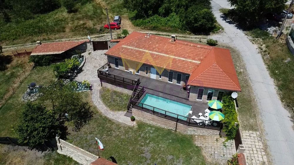 Къща в Варна, област-с.Баново площ 403 цена 385000