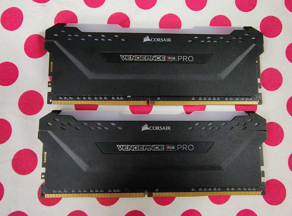 Memorie Ram Corsair VENGEANCE RGB Pro 32GB (2x16) DDR4 2933MHz.