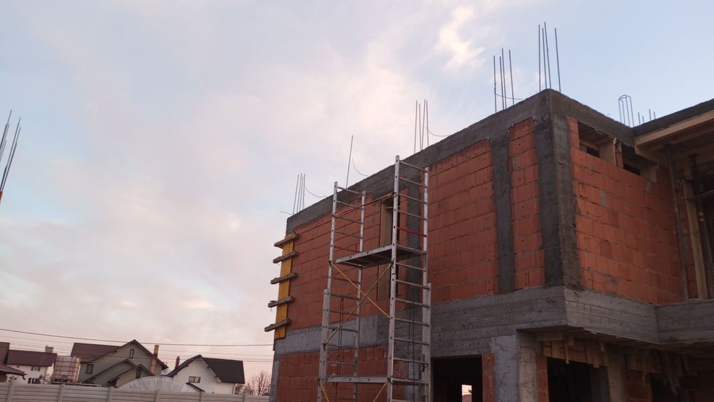 Echipa construim case la roșu pret 50 /60€mp