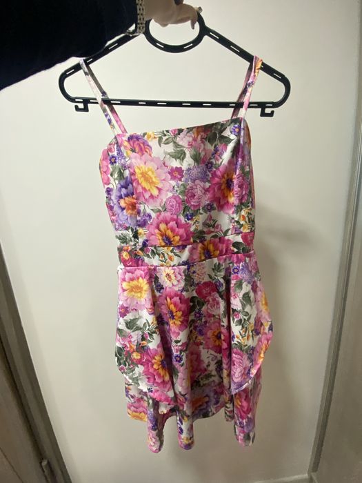 Цветна рокля размер С