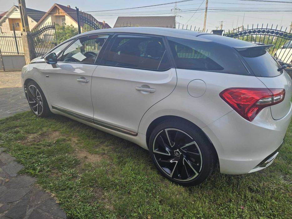 Citroen DS 5 2.0 HDI Hybrid 4x4 automat