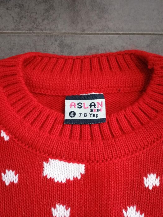 Нов коледен пуловер