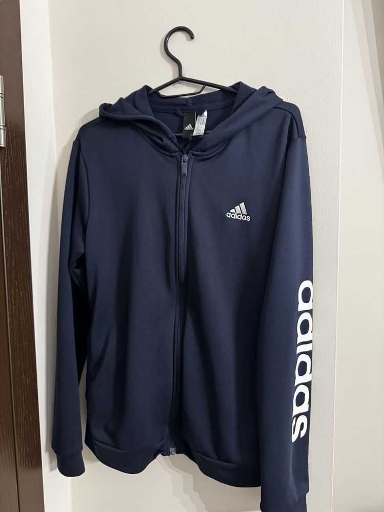 Спортен екип марка Adidas