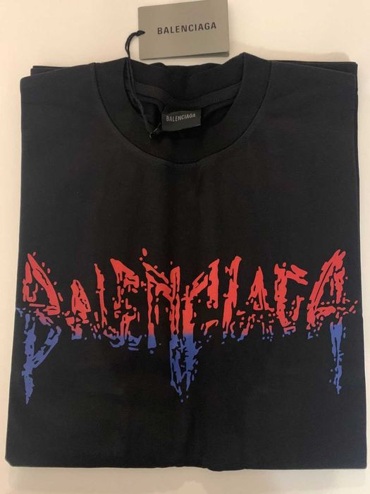 Нови мъжки тениски Balenciaga нови с етикети в черен и в бял цвят.