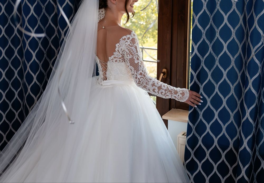 Rochie de mireasa tip printesa