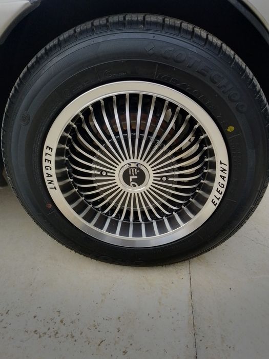 ELEGANT SAKA sotiladi holati yangi