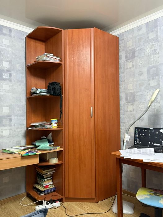 Продам угловой шкаф