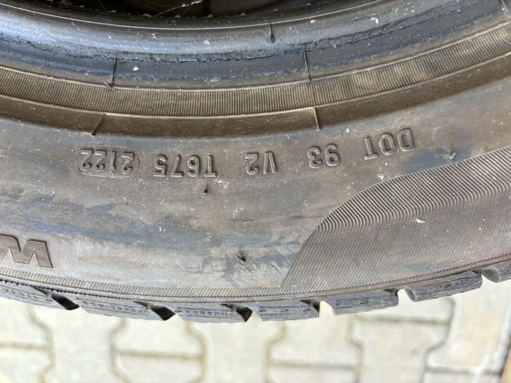 2 бр Нови Зимни гуми PIRELLI 245/50/18 DOT2122