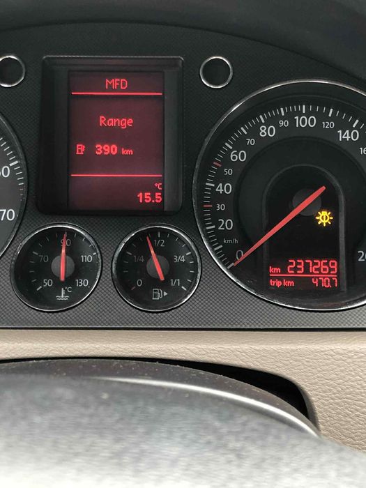 Vând Passat 1.6 FSI