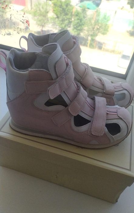 Сандалики для девочки ортопедические  размер 38