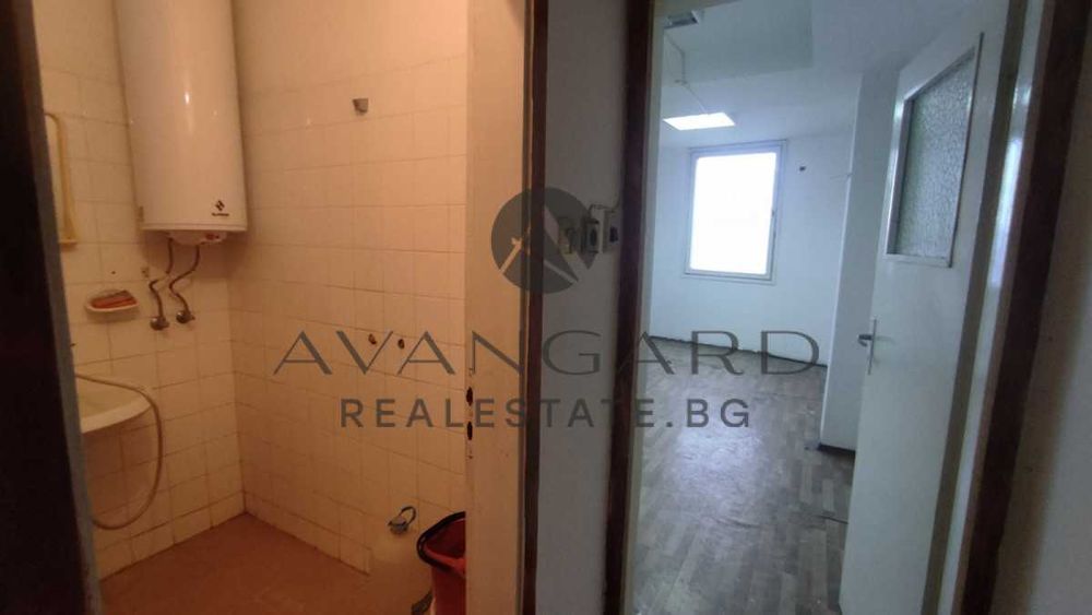 Продава се Тристаен апартамент в Пловдив, Център - 90 кв.м за 995 €/кв.м - Снимка #4