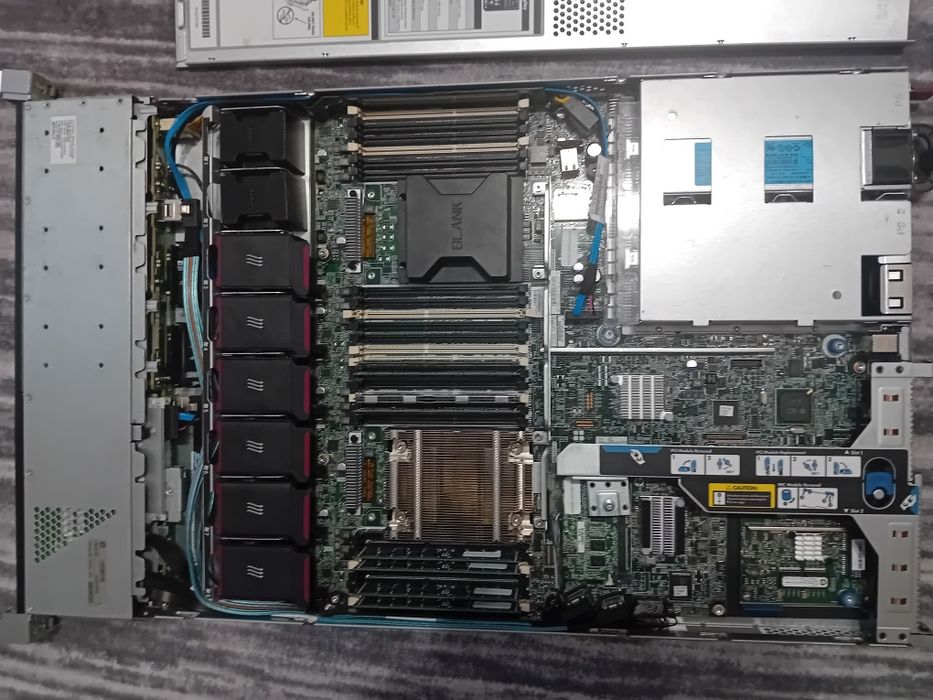 Продавам НЕИЗПОЛЗВАН HP сървър