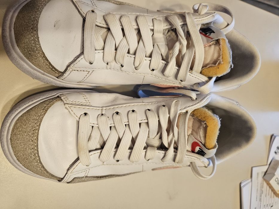 Adidași Nike din piele măsura 36.5