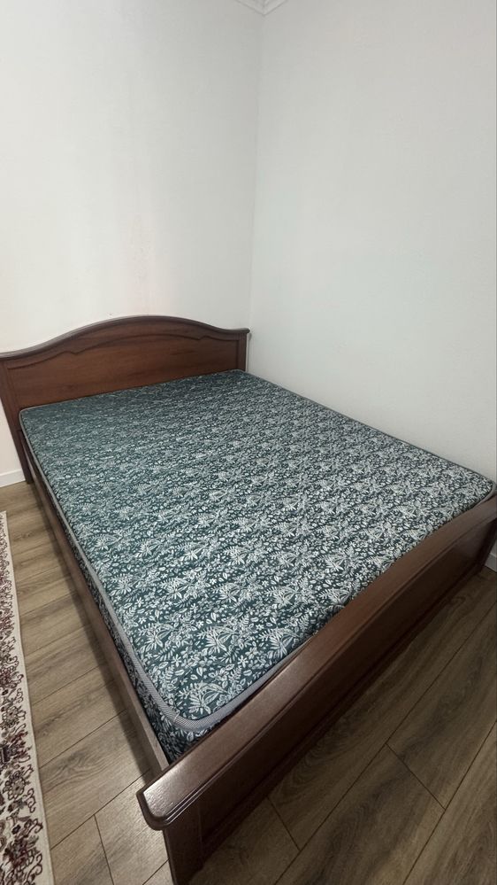 Продам двухспальную кровать