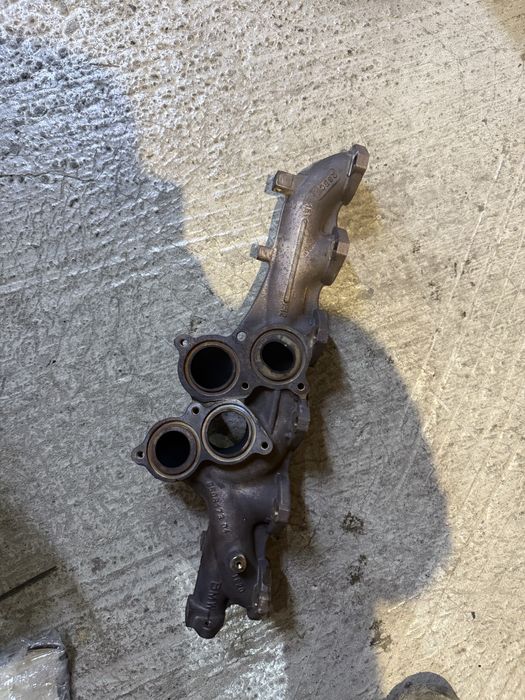 Изпускателен колектор bmw M50D f10 f11 f15 f16 бмв ф10 ф11 ф15 м50д