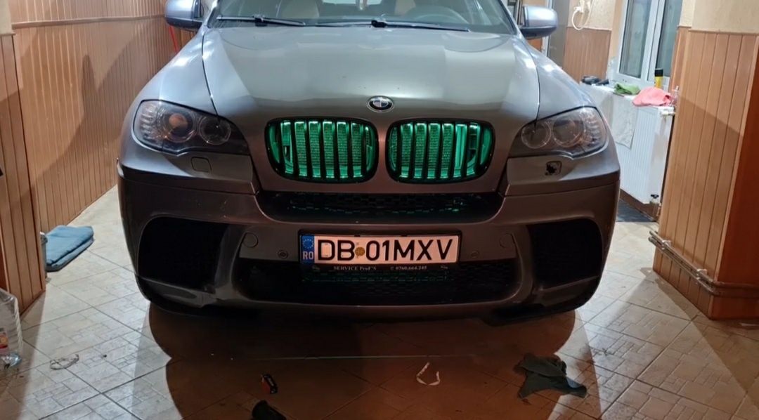 Lumini ambientale RGB in grila BMW