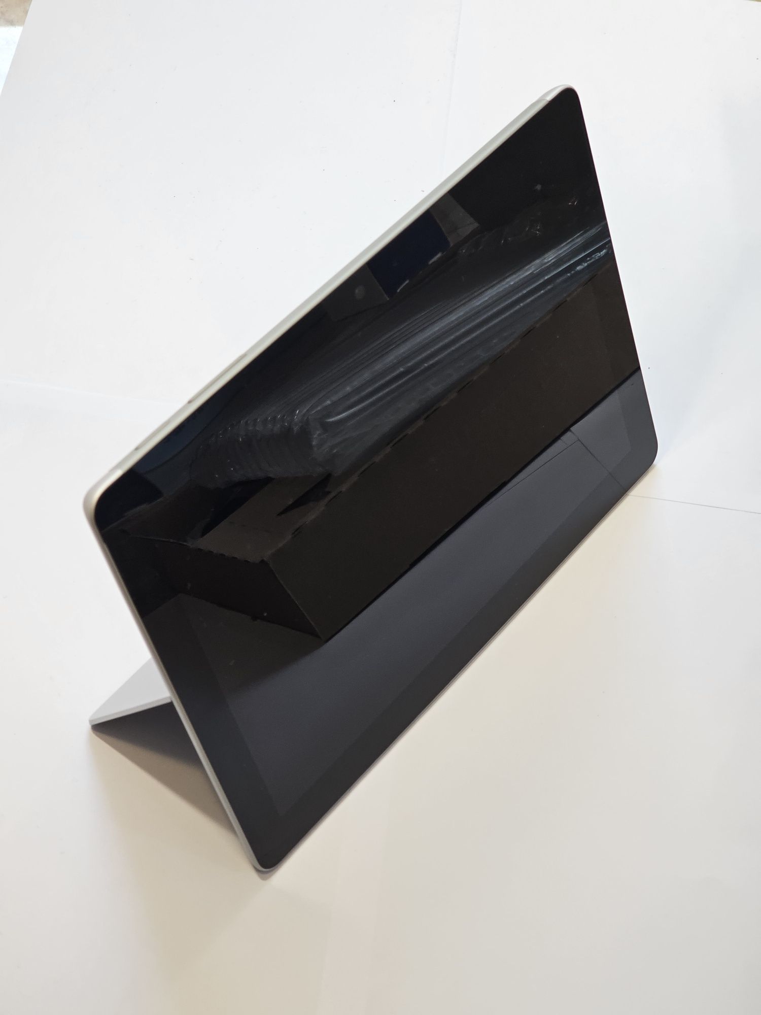 Microsoft Surface Go Intel Pentium Gold - (10", 8Go RAM 128Go SSD
