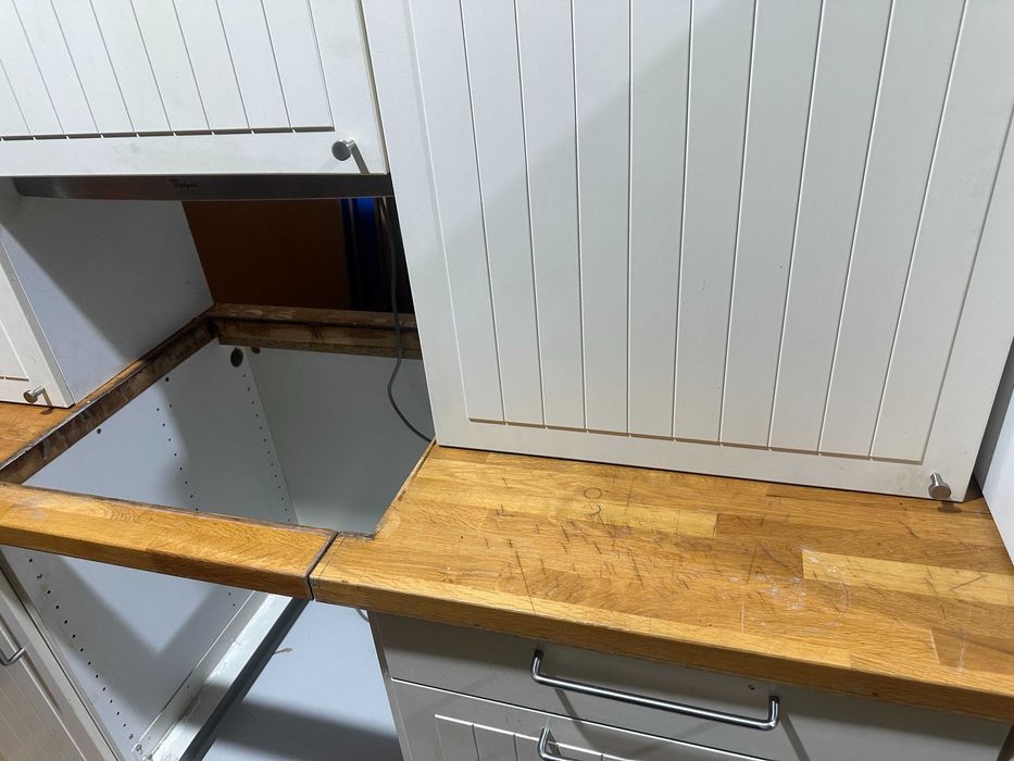 Bucatarie cu blat 2,70 m; Mobila bucatarie; Bufet si Dulap Suspendat