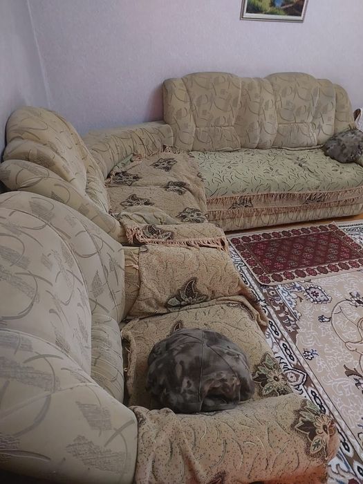 Отдам даром мягкий уголок (диван и кресло)