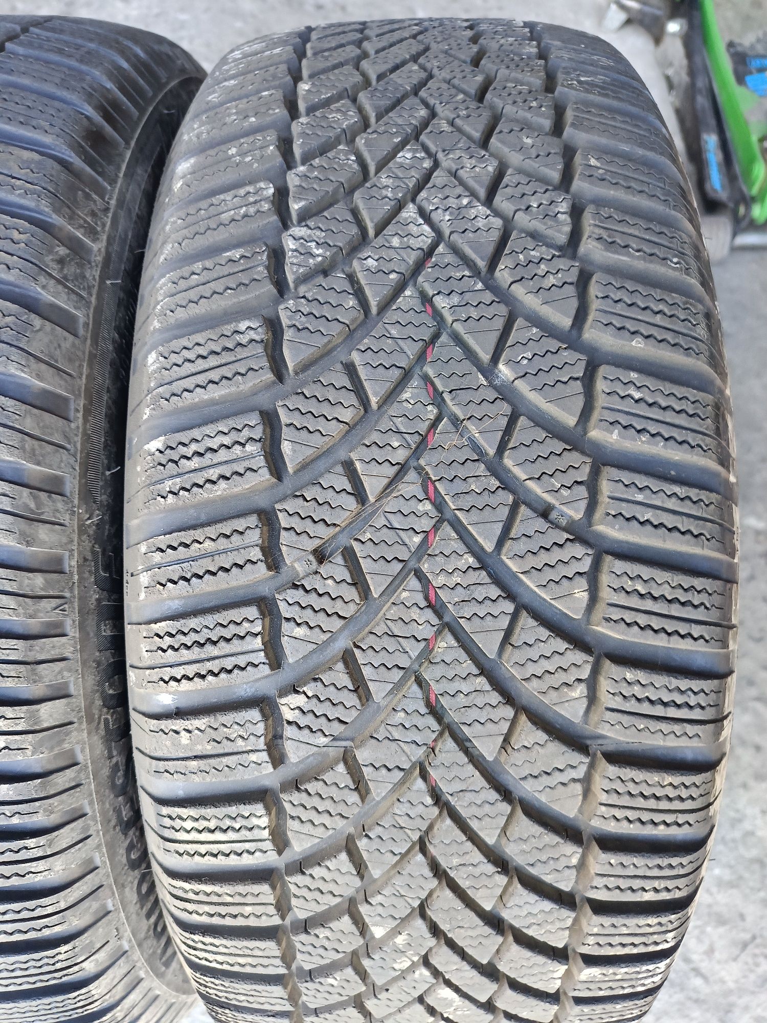 Зимни гуми -2022г.-16цола-215/55-1бр.-110лв."BRIDGESTONE"