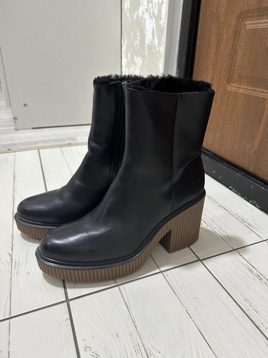 Продам женскую обувь