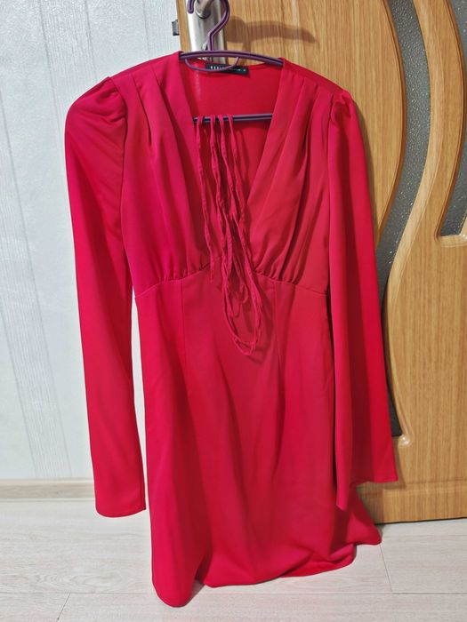 Vând rochie Mohito nouă