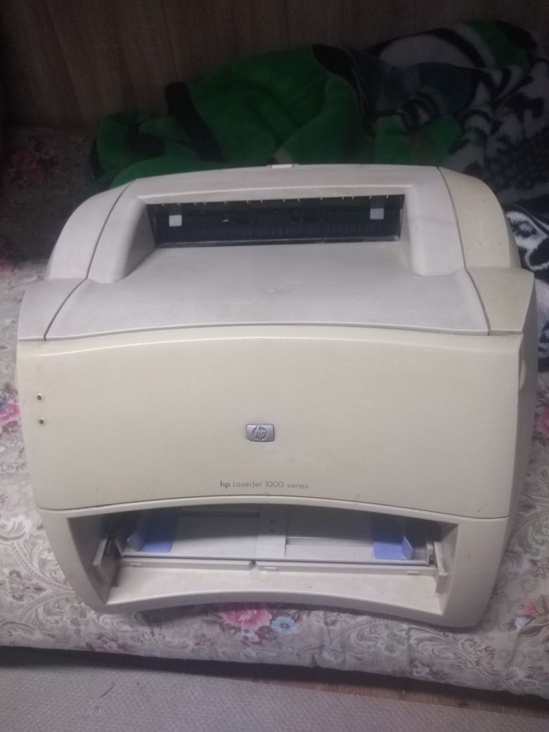 Компьютер на стольный с принтером все работает в хорошем состоянии