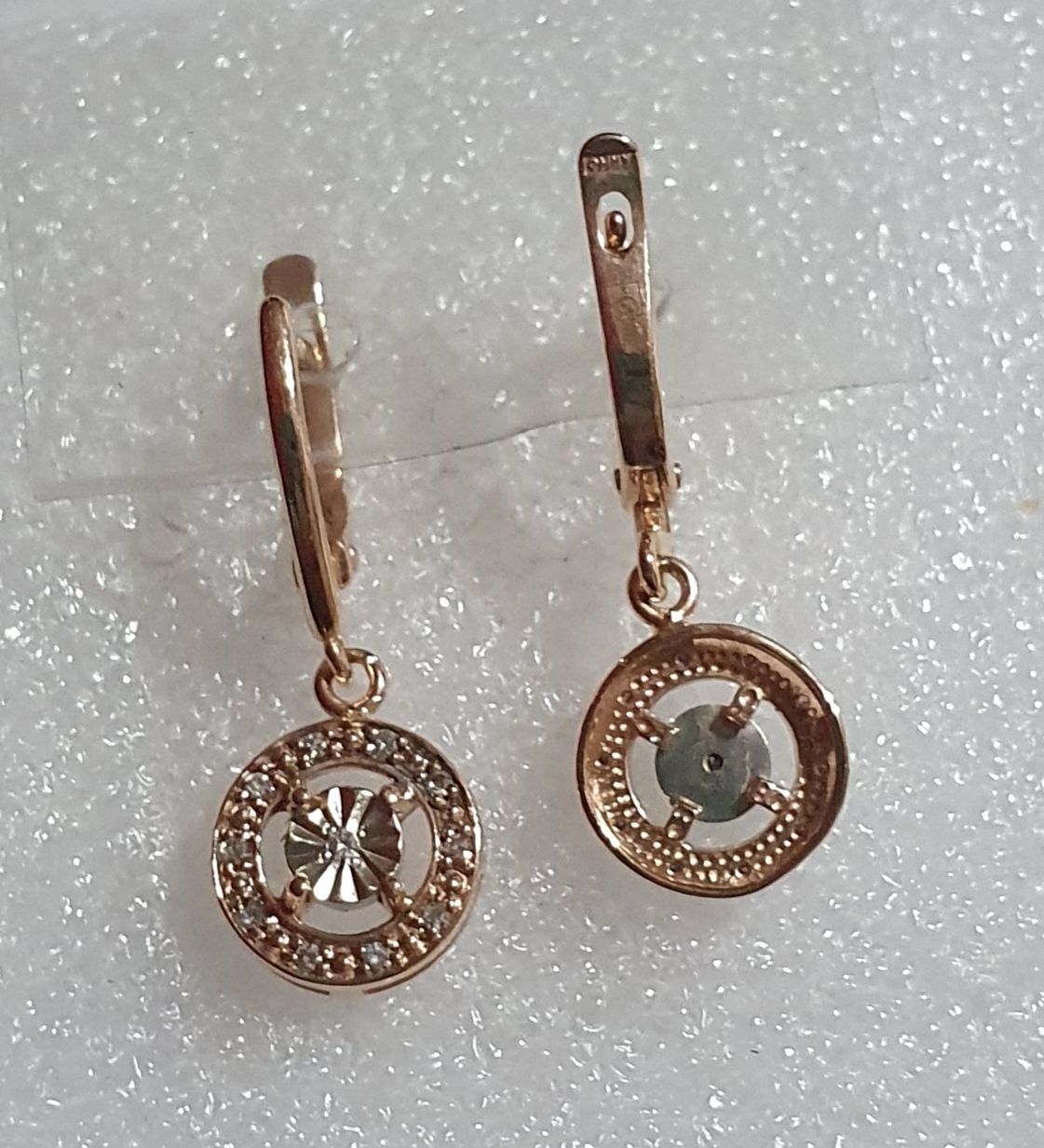 Сережки   бриллиантиком.