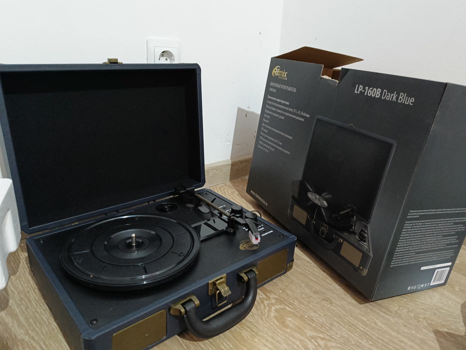 Виниловый проигрыватель