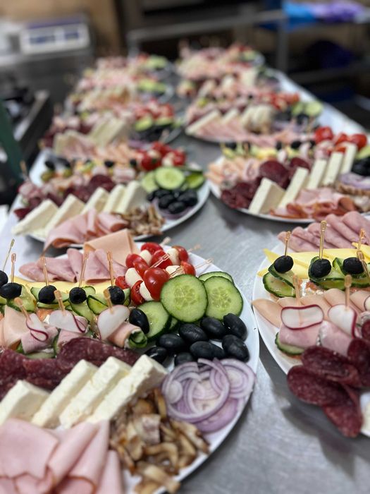 Platouri în regim catering – reci sau calde!