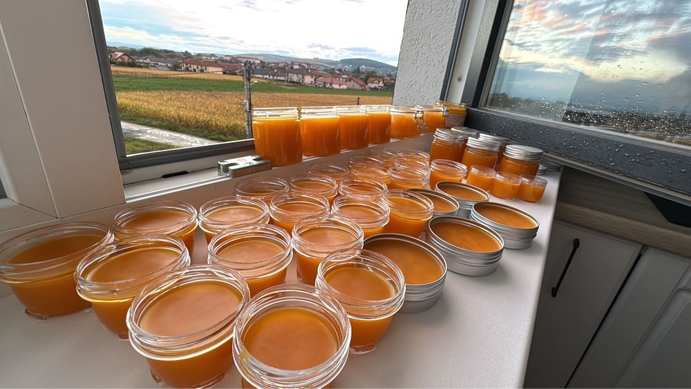 Crema galbenele handmade