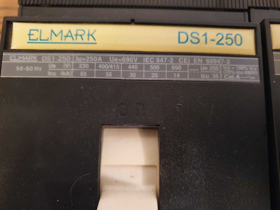 Два броя НОВИ Автоматични прекъсвачи DS1-250 ELMARK