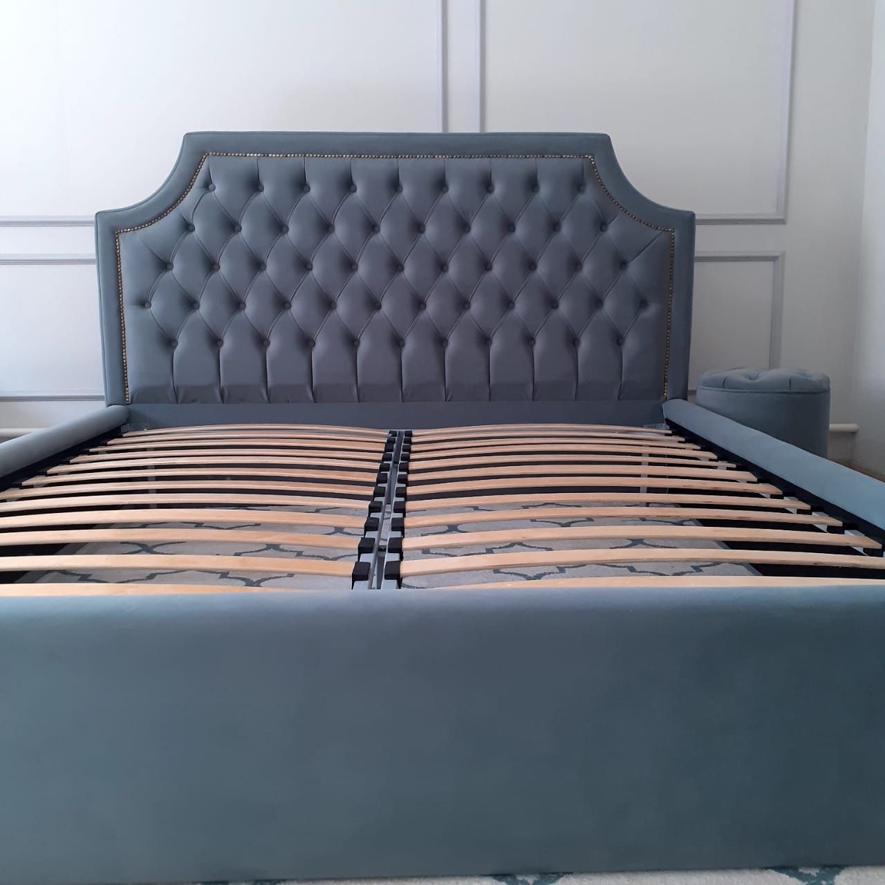 Мягкий кровать в наличии