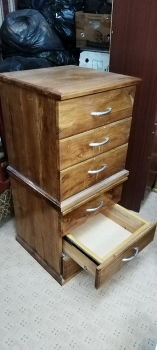 Тумбочка деревянная, 2 штуки, б/у в хорошем состоянии