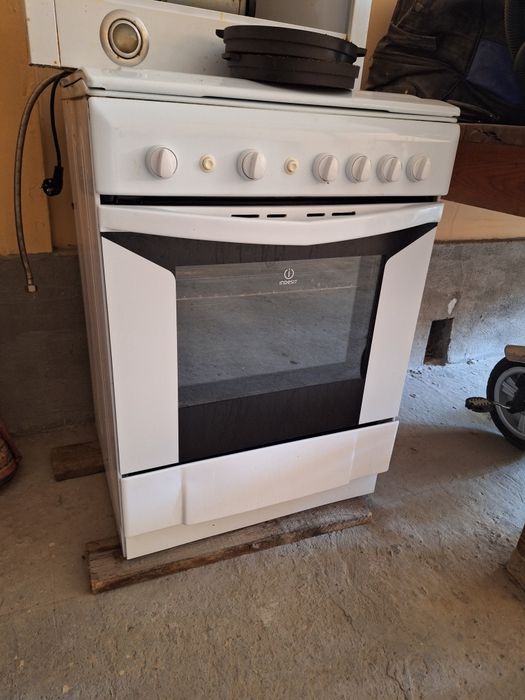 Газовая плита indesit
