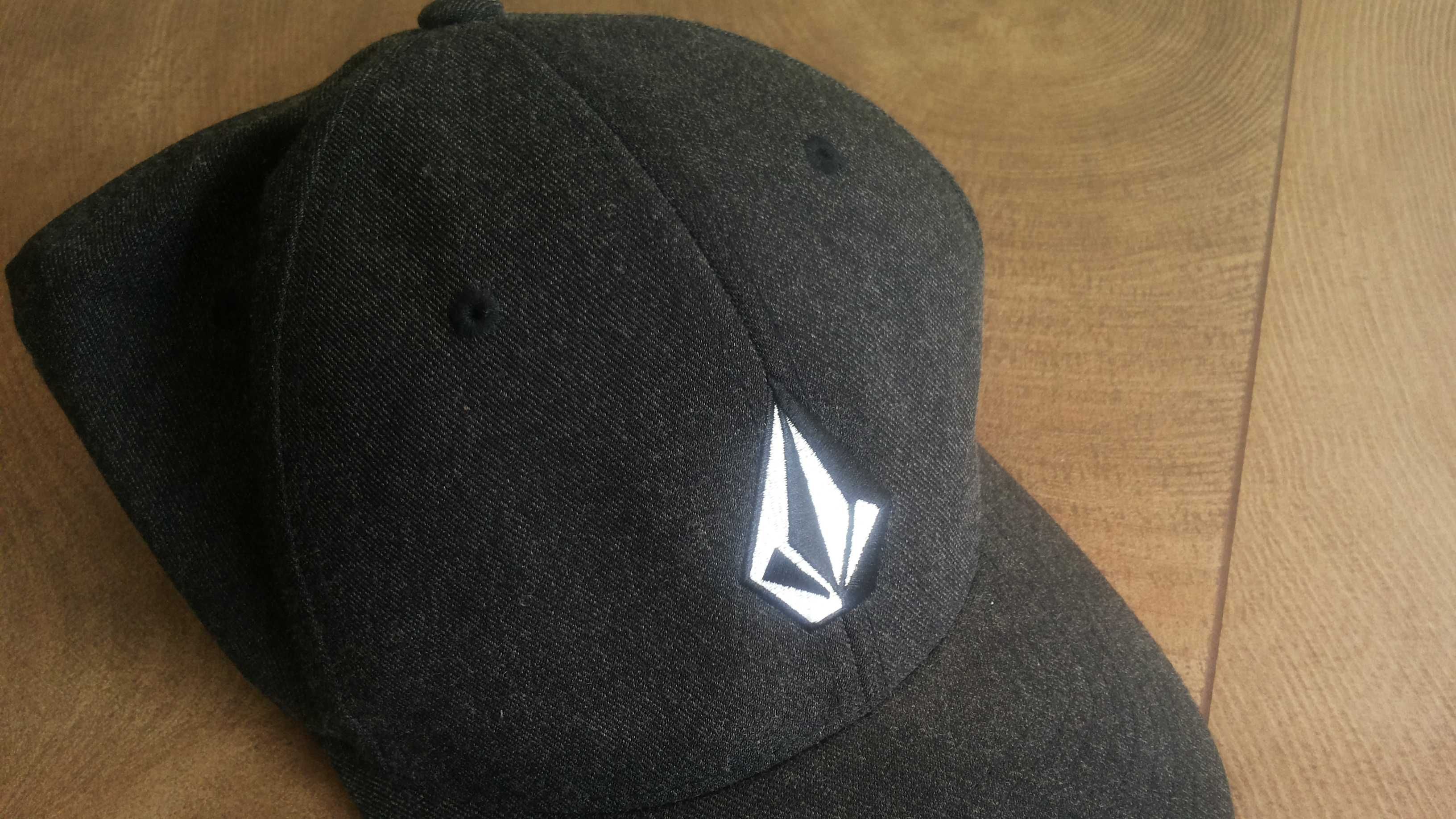 VOLCOM FLEXFIT HAT Размер One Size еластична шапка с козирка 2-58