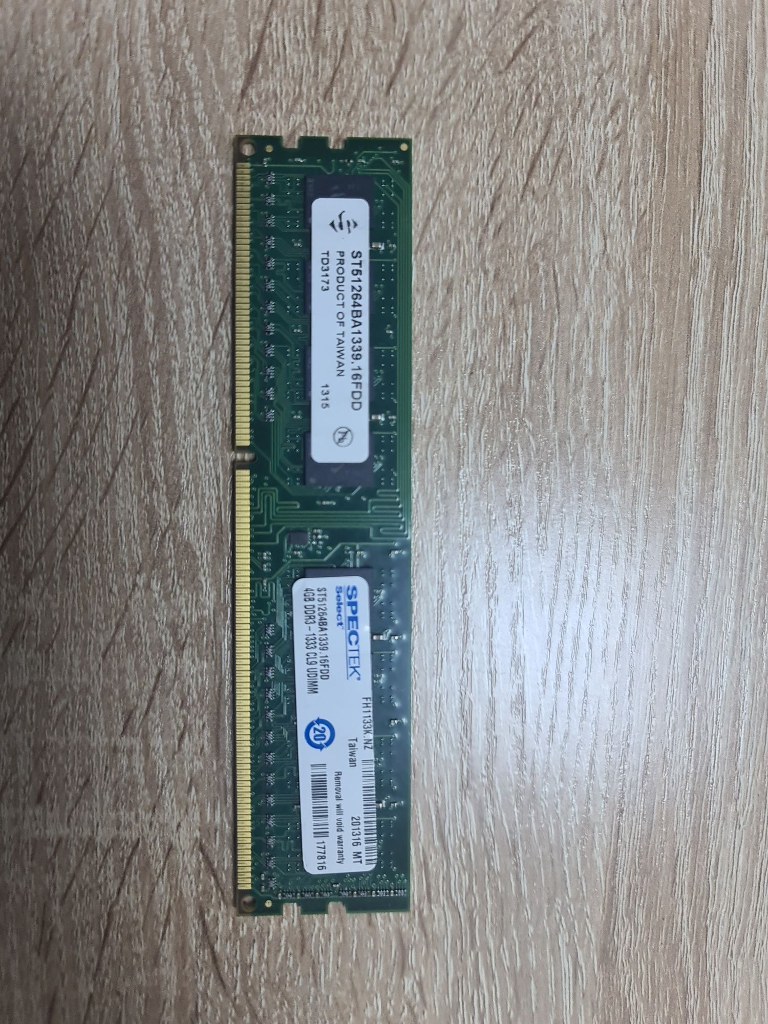 Продам на компьютер ОЗУ 4 gb DDR3