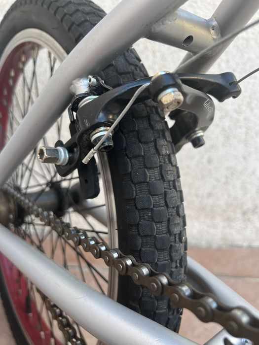 Vând bicicletă BMX DHS