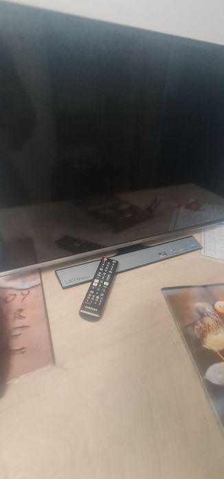 Tv-monitor samsung  de 81'perfect funcțional