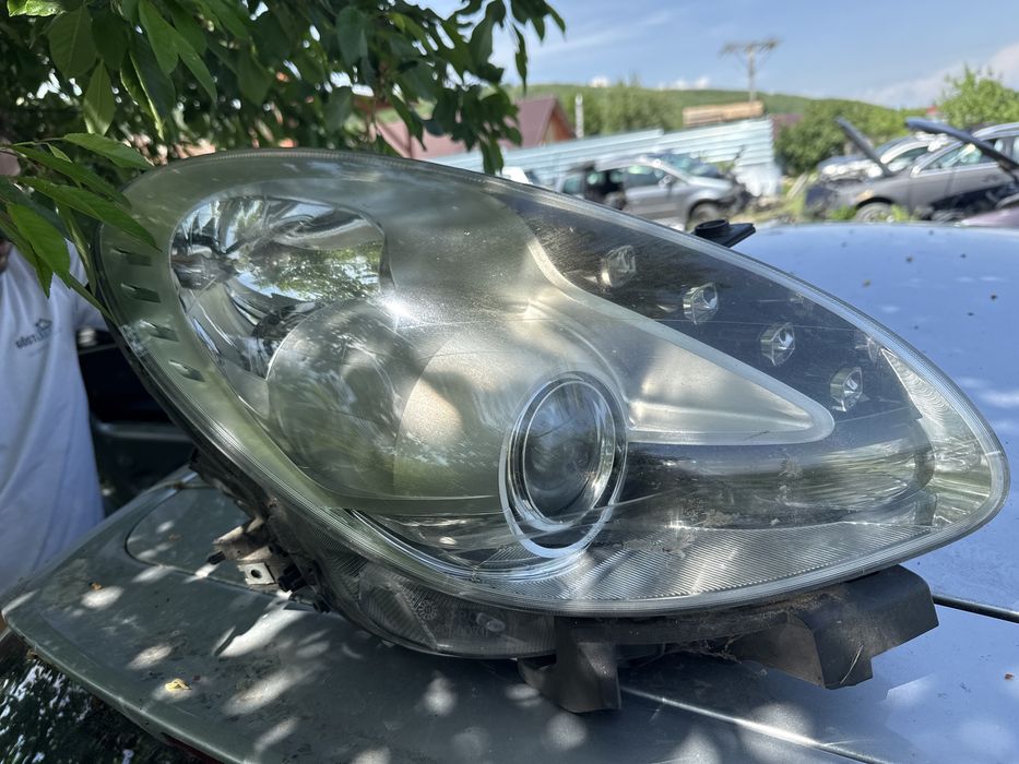 Far xenon alfa giulietta partea dreapta