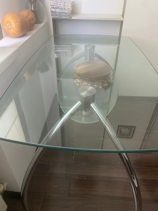 Стол стеклянный прочный