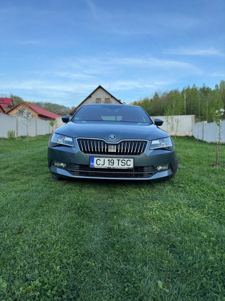 Vand Skoda Superb Laurin&Klement Foarte bine intretinuta 190 cp 4x4