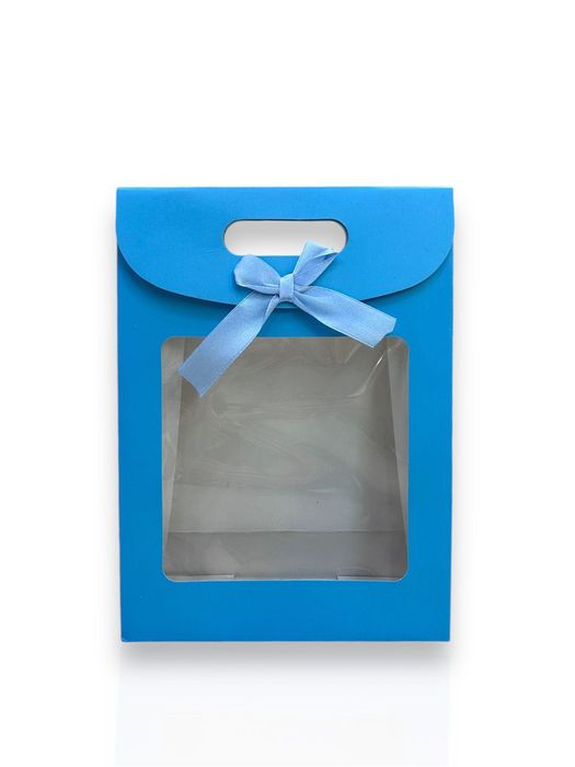 Подарочный пакет с окном и лентой, голубой и розовый цветы