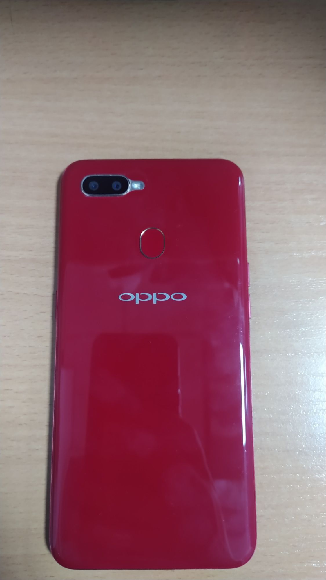 Продаю смартфон Oppo в отличном состоянии