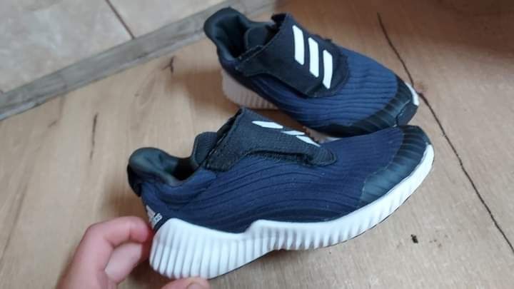 Adidasi Adidas originali masura 28 ca noi