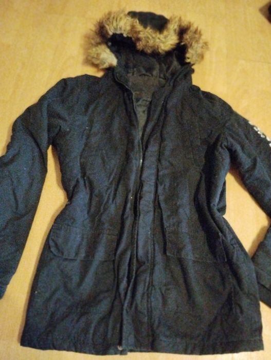 Geacă groasă cadou și ghete la un lot de haine f bune pt fete