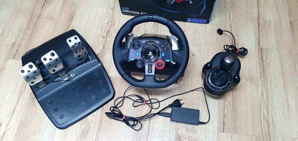 Gaming Volan Logitech G29 Volan+pedal+schimbător+adapter 

Funcționeaz