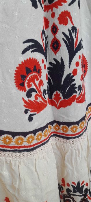 Fusta lunga crem cu print floral si broderie