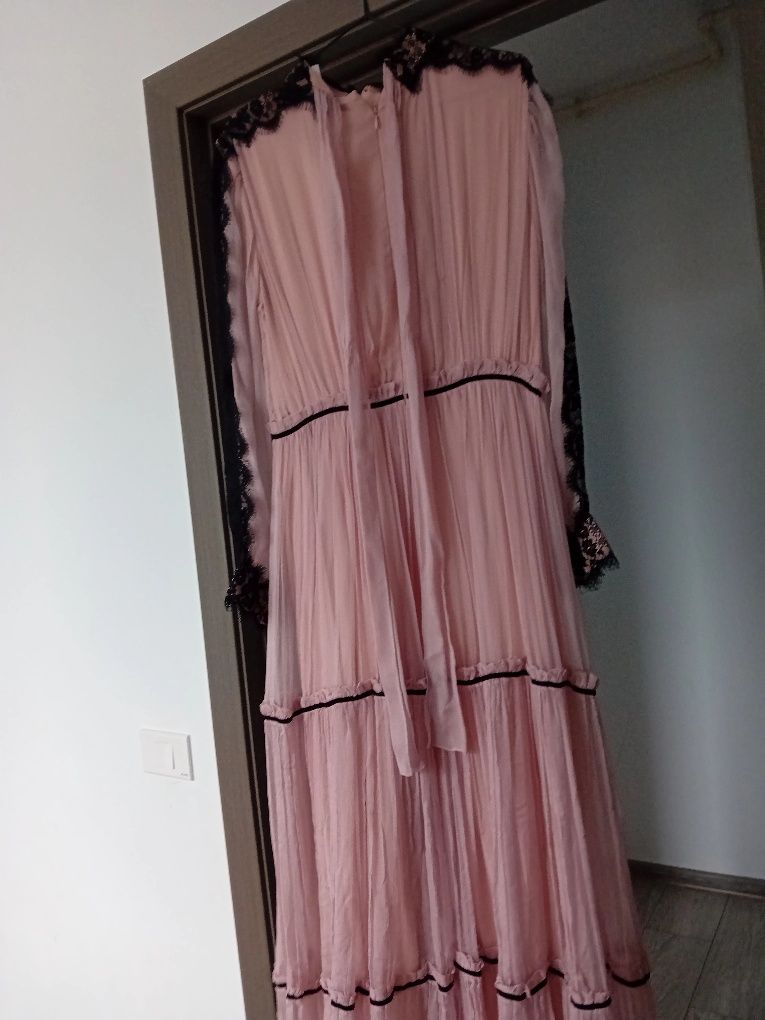 Vand rochie eleganta  deosebita