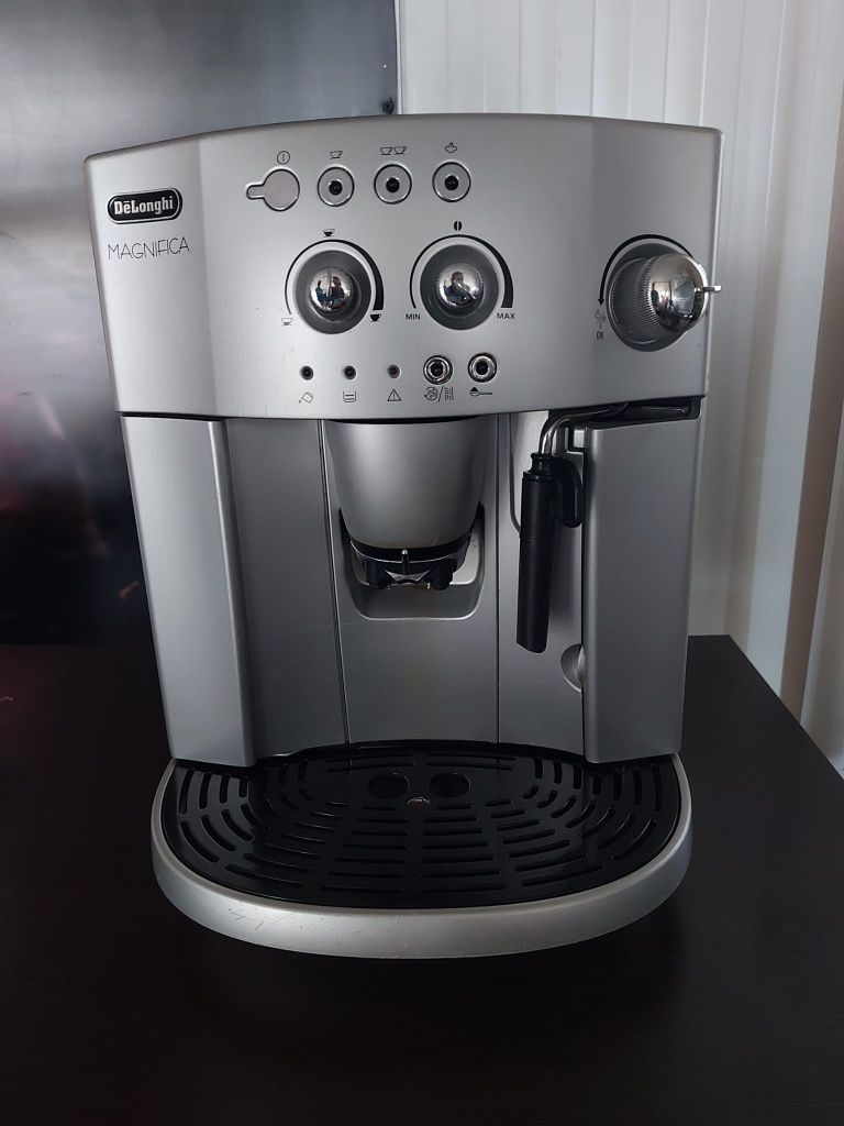 Espressor Automat Delonghi Magnifica